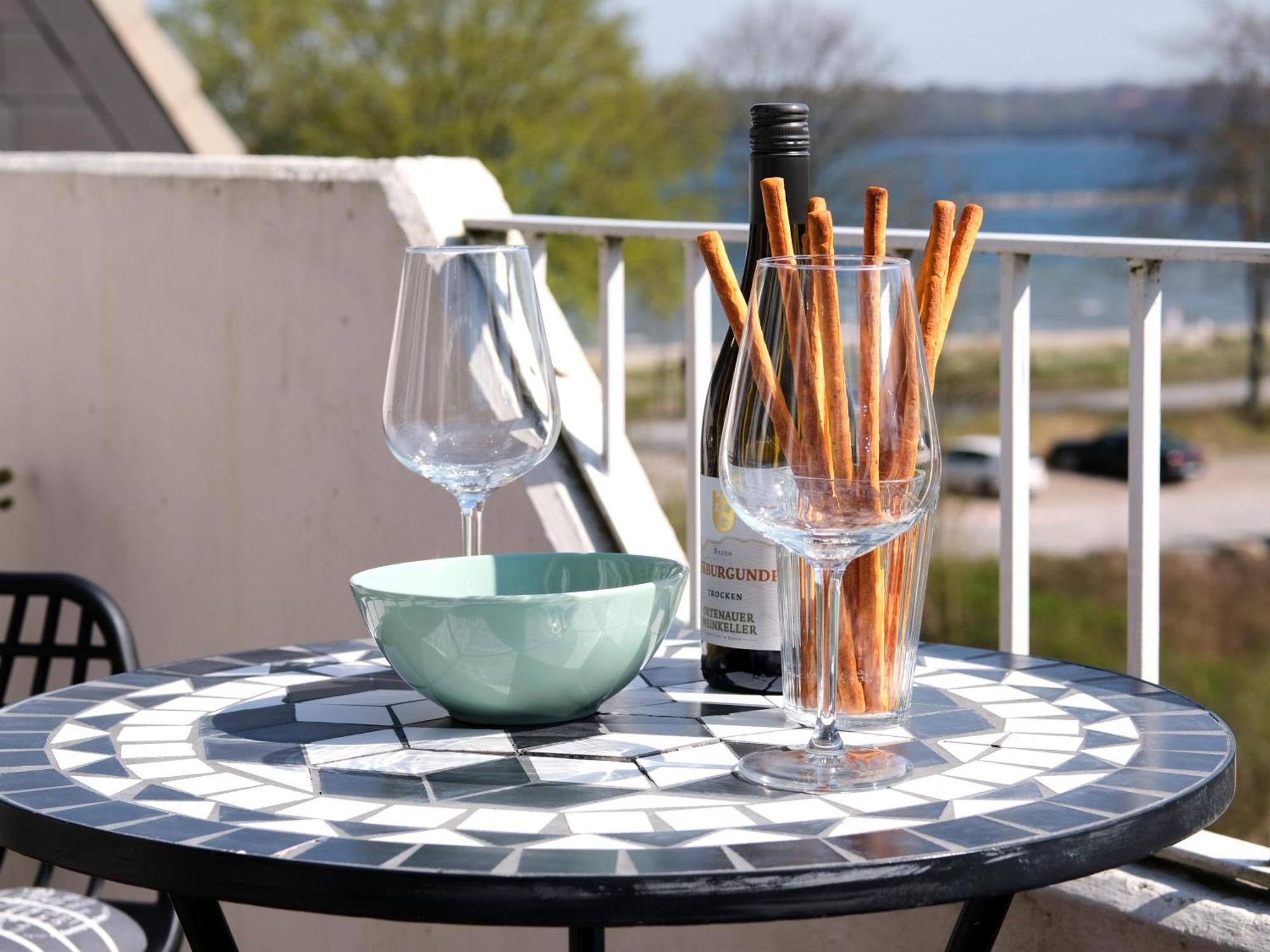 Ostsee, Wunderschoene Wohnung Mit Meerblick 哈里斯莱 外观 照片